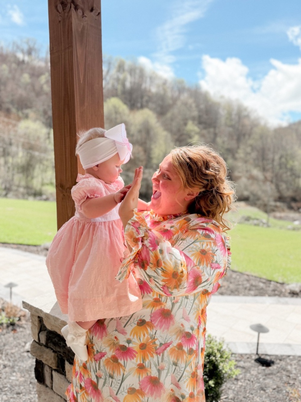 hello! i’m abigail🤎 - Picture 3 of 3